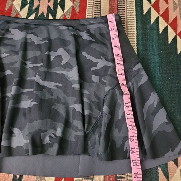 Athleta Match Point Skort Sz M‎ Black Camo Stretchy Flowy Sporty Tennis Athletic - Picture 10 of 14